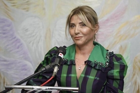 kadin-ve-melek-sergisini-sanatseverlerle-bulusturdu.jpg
