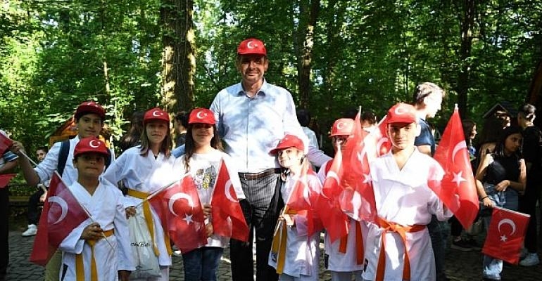Kartepe’de 1919 Adımlık Bayrak Yürüyüşü