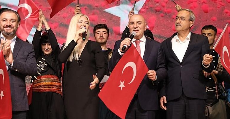 Keçiören’de Coşkulu 19 Mayıs Konseri