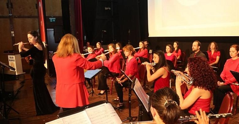 Marmara Flüt Orkestrası’ndan Muhteşem 19 Mayıs Konseri