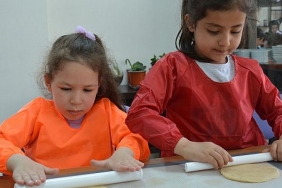 minik-ellerden-regarenk-kurabiye.jpg