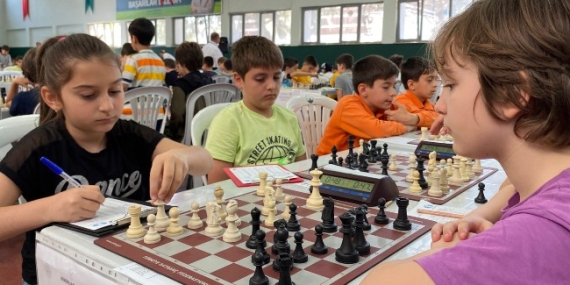 Minikler Satrançta Hamle Yaptı