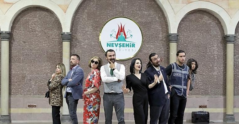 Nevşehir Belediyesi Şehir Tiyatrosu Perdelerini Açıyor