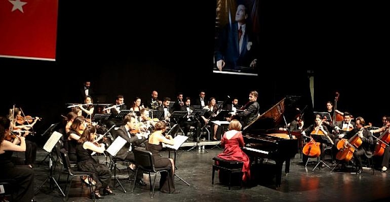 Nilüfer Oda Orkestrası’ndan muhteşem konser