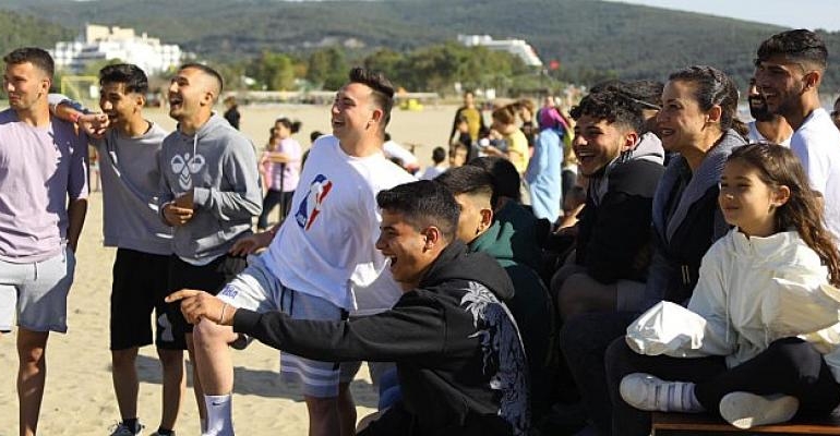 Pamucak’ta Gençler Survivor Parkuru İle Eğlendi
