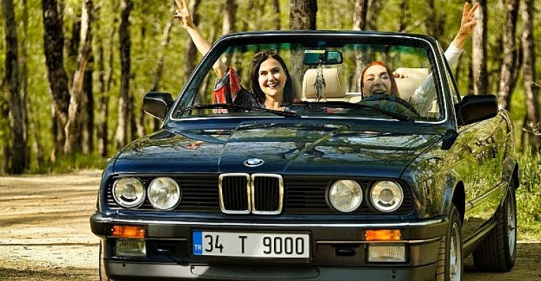 Şevval Sam, Aile Yadigarı BMW’sine Yeniden Kavuştu