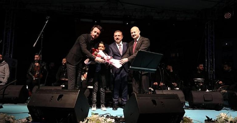 Sincan’da Gençler Bayramı Coşkuyla Kutladı
