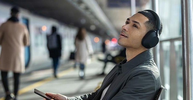Sony, sektöründe lider en yeni gürültü engelleme özellikli kulaklıkları WH-1000XM5 ile kuralları yeniden yazıyor!