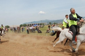 torbalida-son-olarak-2015-yilinda-yapilan-rahvan-at-yarislari-7-yil-aradan-sonra-yeniden-ilcede-yapilacak.jpg