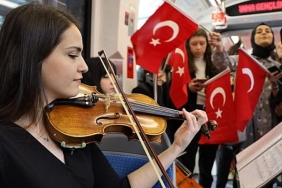tramvayda-19-mayis-coskusu.jpg