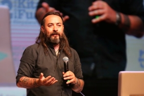 ugur-bati-daha-az-siyaset-daha-cok-kitap.jpg