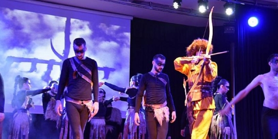 Umay Asena’lar Gösterisi Ayakta Alkışlandı