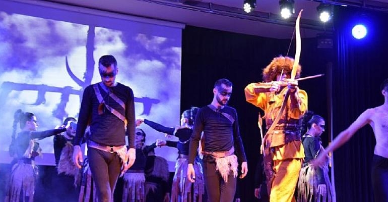 Umay Asena’lar Gösterisi Ayakta Alkışlandı