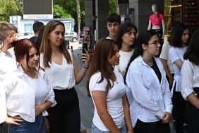 unal-aysal-anadolu-lisesi-resim-sergisi-acildi.jpg