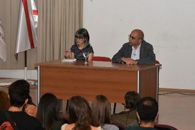 unlu-yonetmen-dervis-zaim-yakin-dogu-universitesi-iletisim-fakultesi-ogrencileri-ile-bulustu.jpg