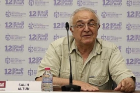 yazar-altun-cocuga-ders-calis-deyip-kendimiz-dizi-izliyorsak-olmaz.jpg