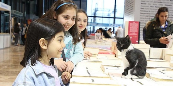 Yeni rekoru Başkan Büyükakın açıkladı; 12. Kocaeli Kitap Fuarına 905 bin 946 ziyaretçi