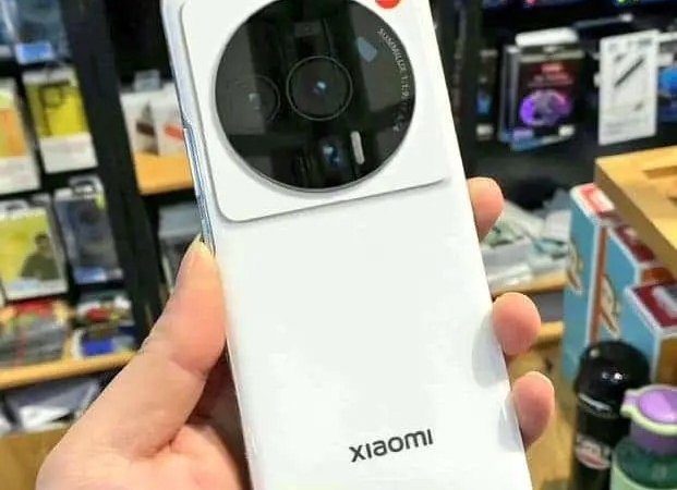Leica Kameralı Xiaomi 12 Ultra İlk Kez Kanlı Canlı Görüntülendi!