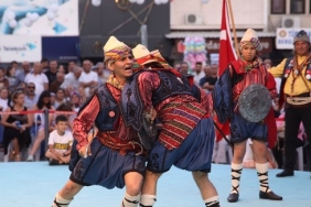 86-bergama-kermes-festivali-2-gunu-dolu-dizgin-gecti.jpg