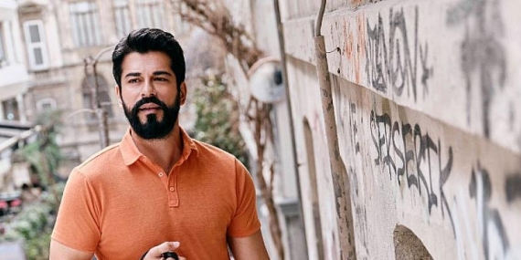 Altınyıldız Classics ve Burak Özçivit bu yazı yine birlikte karşılıyor
