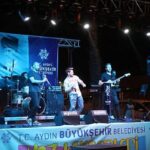 aydin-buyuksehir-belediyesinden-davutlar-sevgi-plajinda-yaz-konseri.jpg