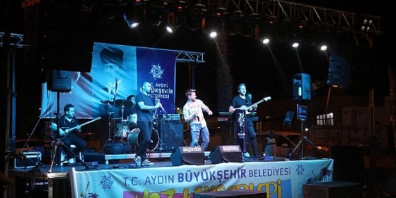Aydın Büyükşehir Belediyesi’nden Davutlar Sevgi Plajı’nda Yaz Konseri