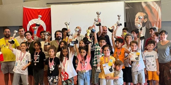 Ayvalık Yaza Merhaba Satranç Turnuvası Sonuçlandı