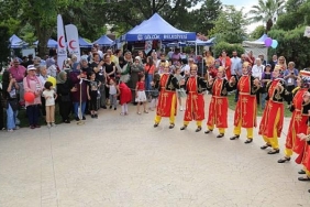 bahar-senligi-kavakli-sahili-amfide-basladi.jpg