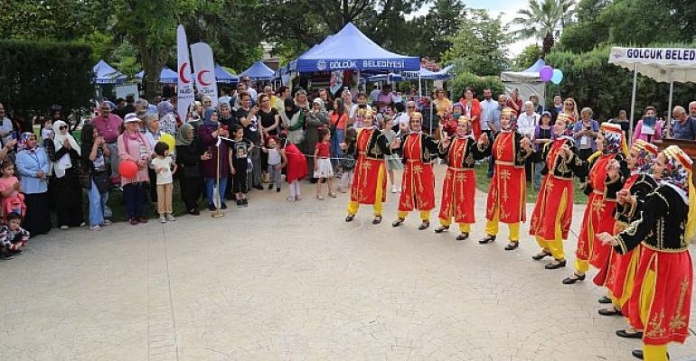 Bahar Şenliği Kavaklı Sahili Amfi’de Başladı