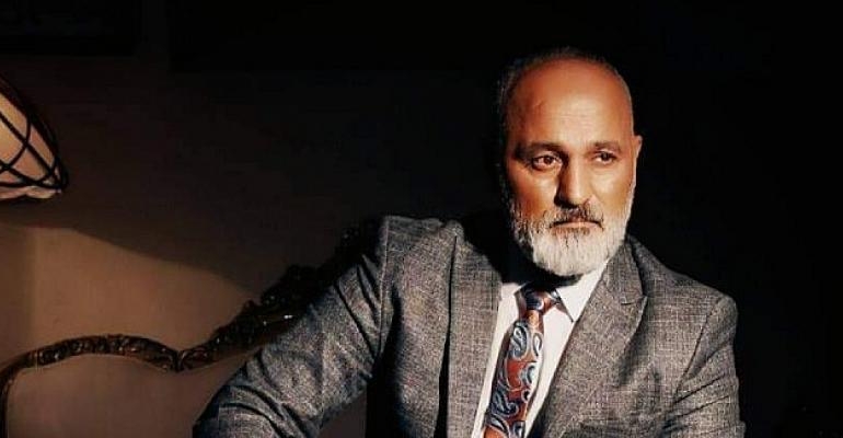 Başarılı oyunculuğu ile gönüllere taht kurdu
