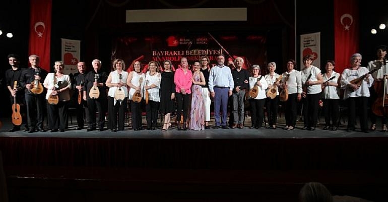 Bayraklı Mandolin Orkestrası ‘yaza merhaba’ dedi