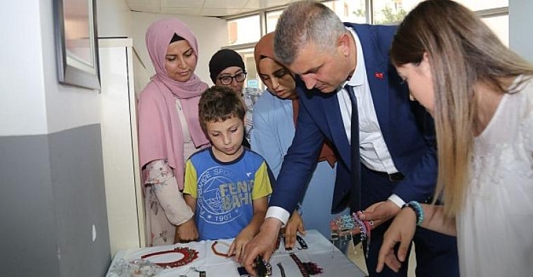 Bu Sergi Engelleri Aştı