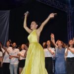 cesme-acikhavada-sevval-sam-konseri-turk-egitim-vakfinin-55-kurulus-yildonumu-coskulu-bir-konserle-kutlandi.jpg