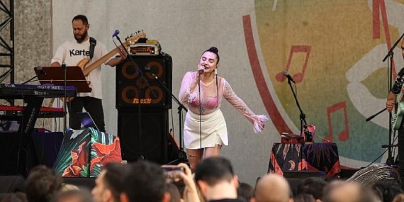 “Cuma İş Çıkışı”nda Sezen Aksu Şarkılarına Ceylan Ertem Yorumu