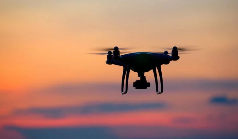 Amazon, drone ile kargo teslimatına başlıyor