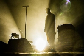 electronica-ve-trip-hopun-efsanesi-chet-faker-enerji-dolu-sarkilariyla-zorlu-psmde-unutulmaz-bir-gece-yasatti.jpg