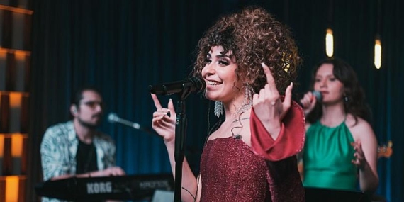 EZGİ ALAŞ ve MOB Band, 24 Haziran Akşamı Zorlu PSM’de!