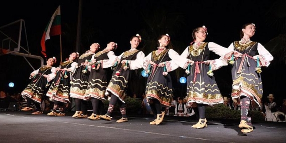 Festival ikinci gününde Altınova Sahil’de vatandaşlarla buluşacak.