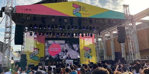 FestZ’de ilk gün tamamlandı, festival hafta sonu tüm hızıyla sürecek!