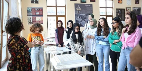 Geleceğin Matematik Öğretmenleri Matematik Müzesine Hayran Kaldı
