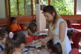 geri-donusum-malzemeler-ile-oyuncak-yapim-atolyesi.jpg