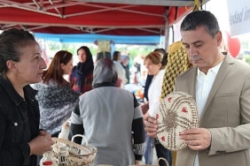 kadinlarin-ellerinden-cikan-urunler-golbasinda-sergilendi.jpg
