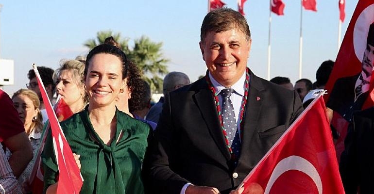 Karşıyaka’da Coşku Dolu 96. Yıl Kutlamaları