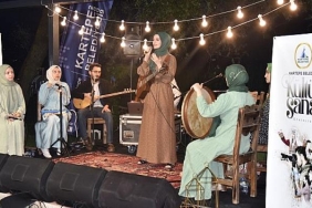 kartepede-masal-gecesi-buyuk-ilgi-gordu.jpg