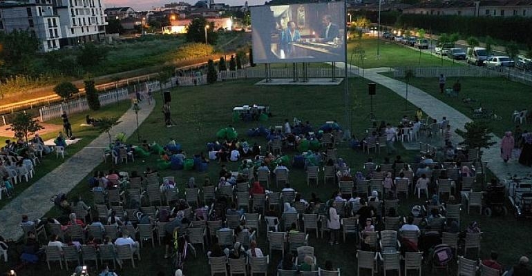 Kartepe’de Yazlık Sinemaya İlgi Artıyor