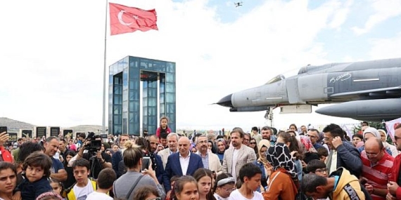 Keçiören’deki Uçurtma Şenliğine Yoğun İlgi