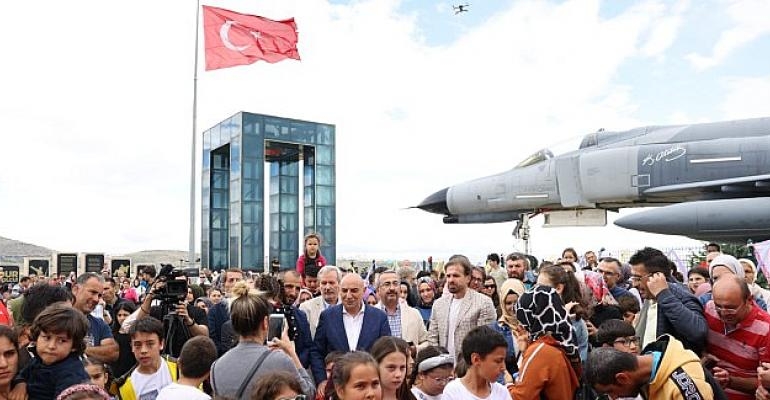 Keçiören’deki Uçurtma Şenliğine Yoğun İlgi