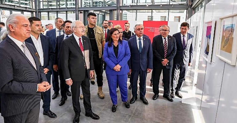 “Kitapların Gizli Yüreği” Sergisi Tekstil Park Sanat Galerisi’nde Ziyarete Açıldı