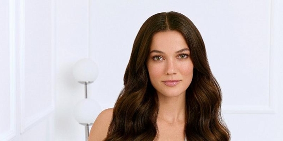 L’Oréal Paris’in yeni güzellik elçisi Pınar Deniz oldu