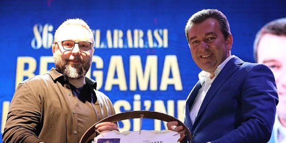 Mustafa Cihat Kılıç kendine has yorumuyla Bergama’yı mest etti
